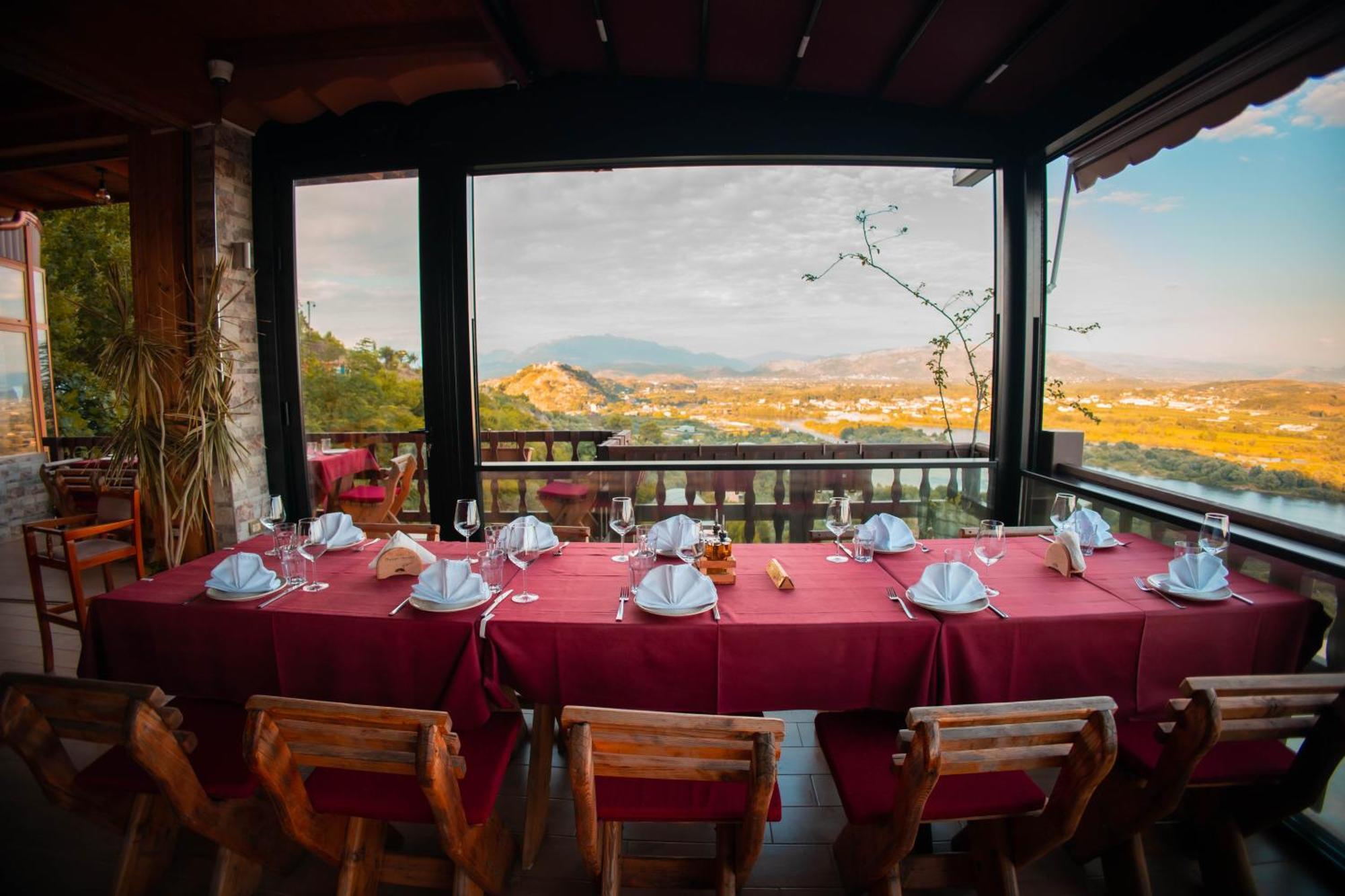 Hotel Shpija E Gjyshit Canaj Dış mekan fotoğraf