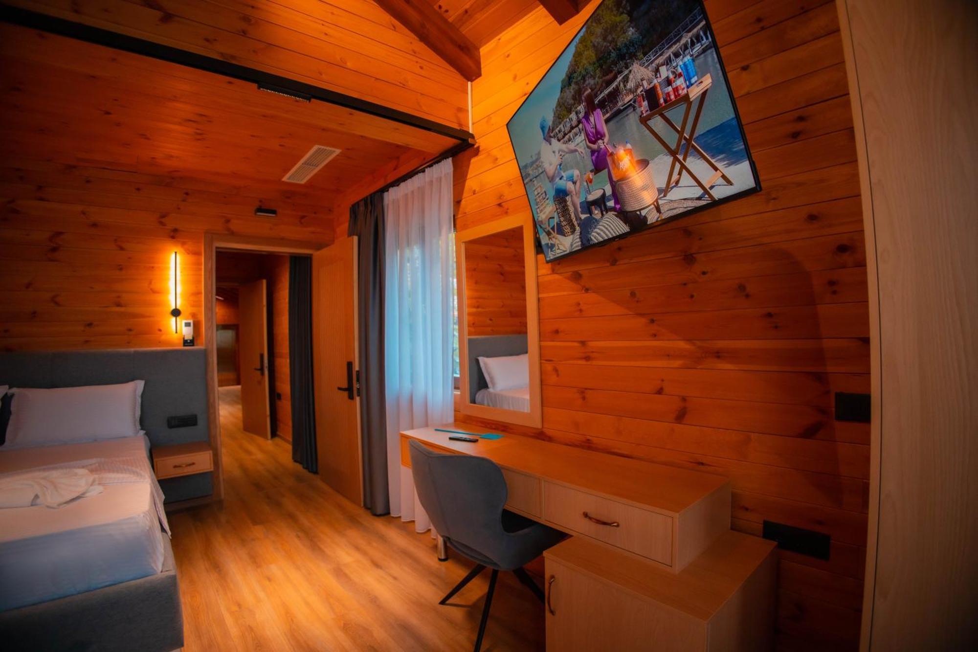 Hotel Shpija E Gjyshit Canaj Dış mekan fotoğraf