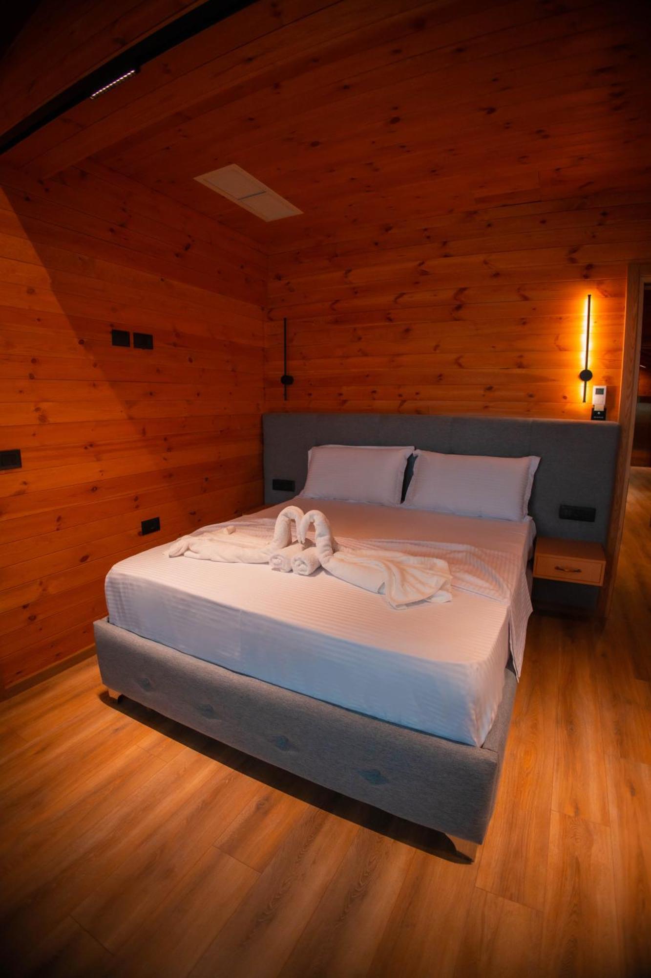 Hotel Shpija E Gjyshit Canaj Dış mekan fotoğraf