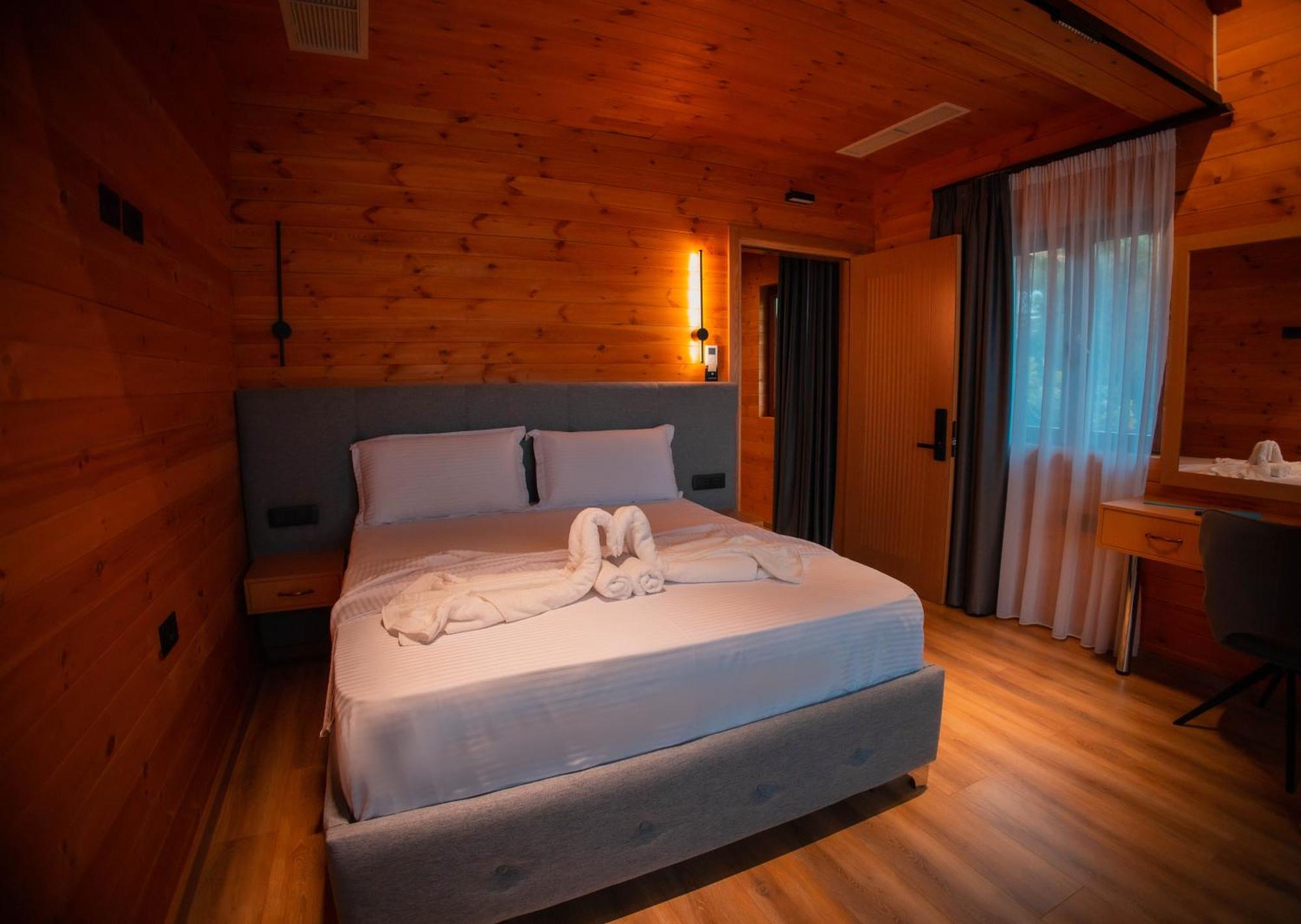 Hotel Shpija E Gjyshit Canaj Dış mekan fotoğraf