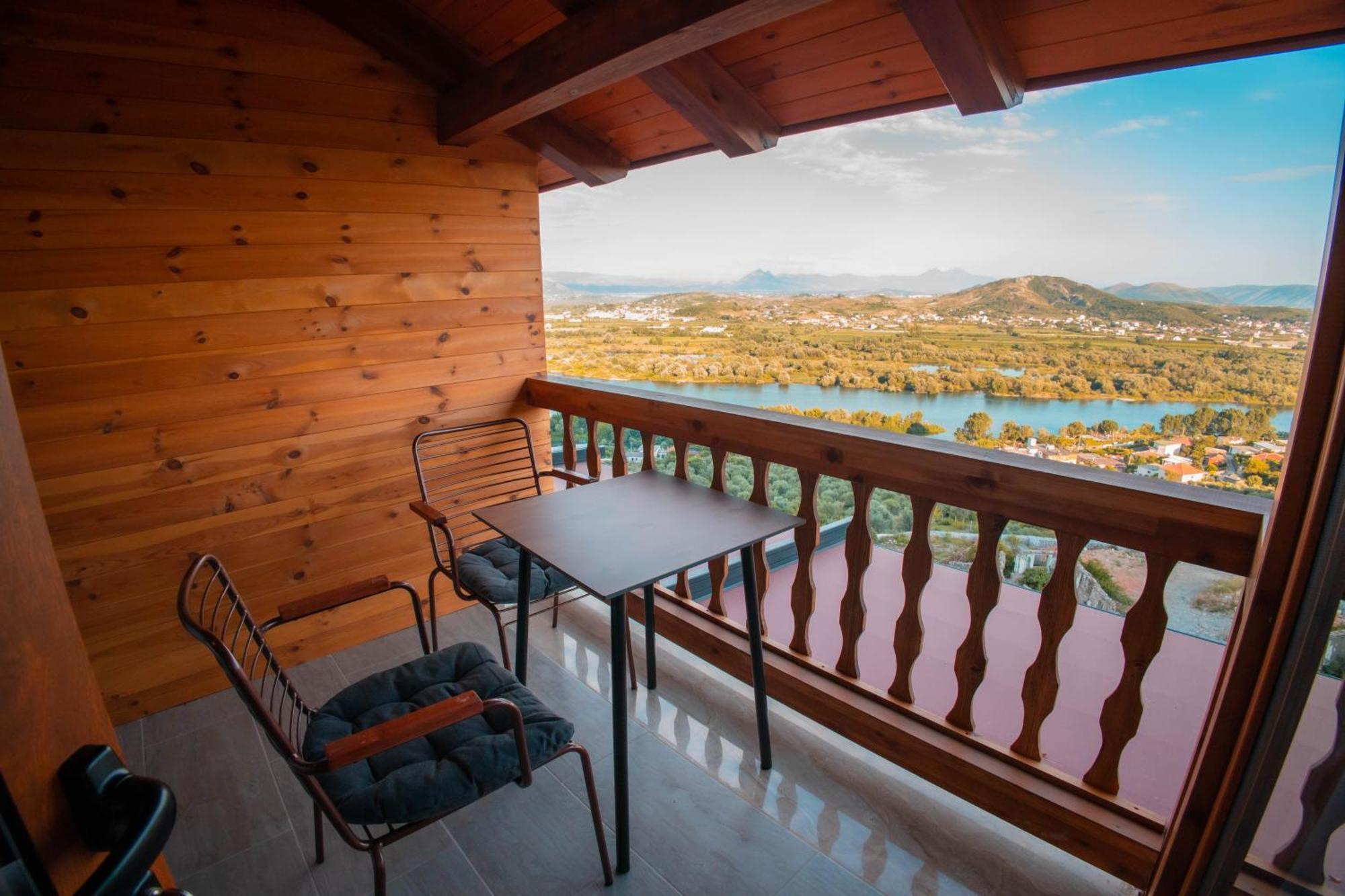 Hotel Shpija E Gjyshit Canaj Dış mekan fotoğraf