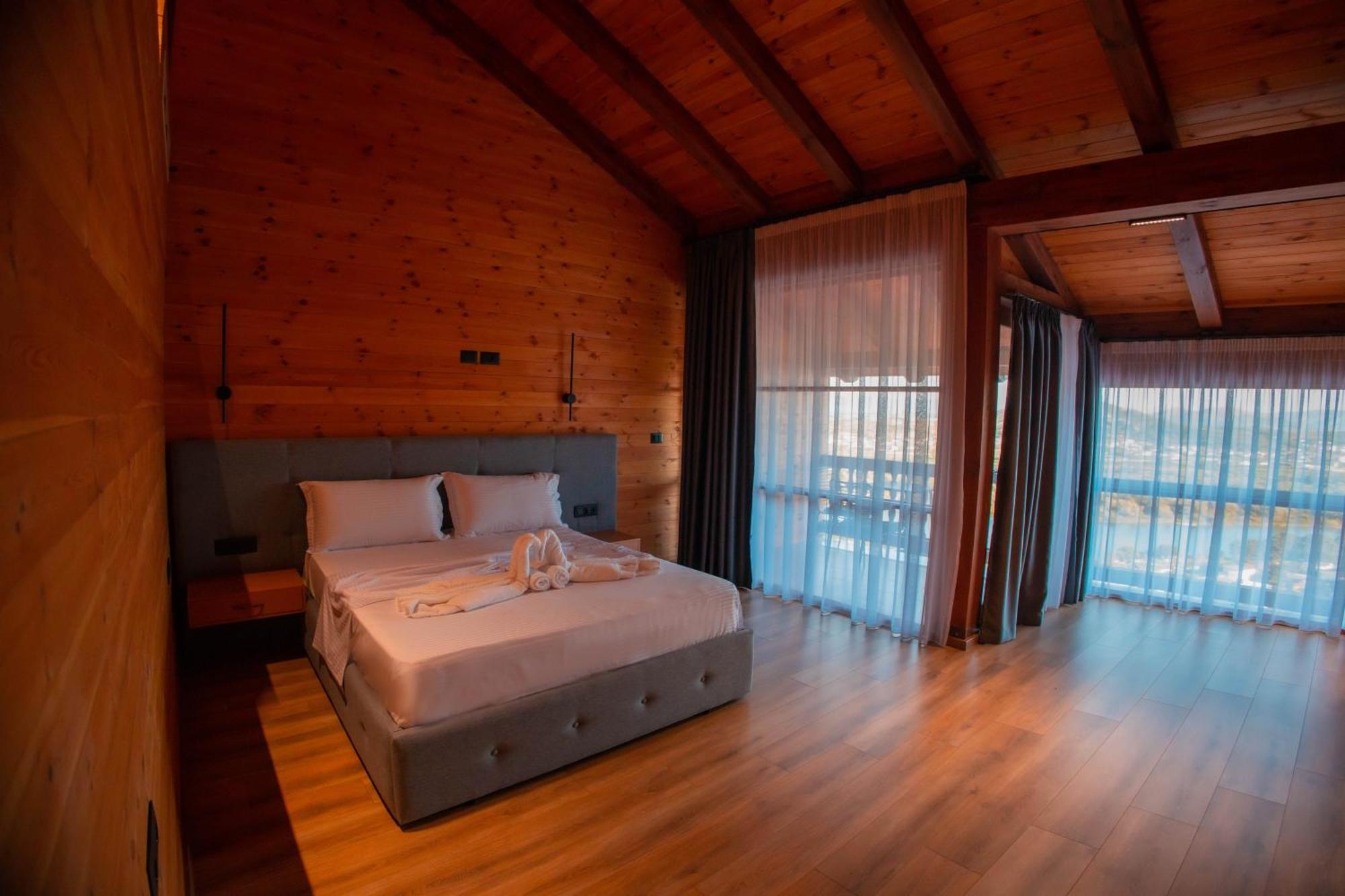 Hotel Shpija E Gjyshit Canaj Dış mekan fotoğraf