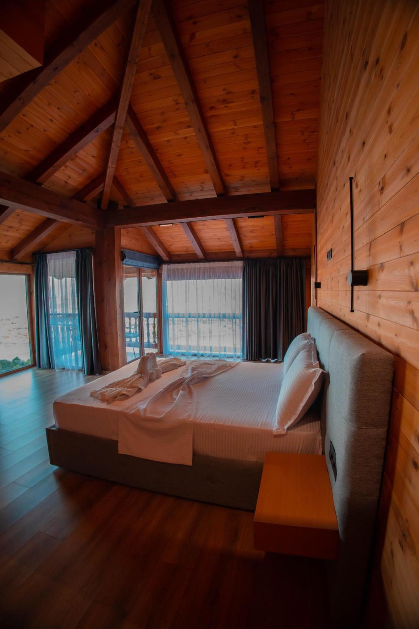 Hotel Shpija E Gjyshit Canaj Dış mekan fotoğraf
