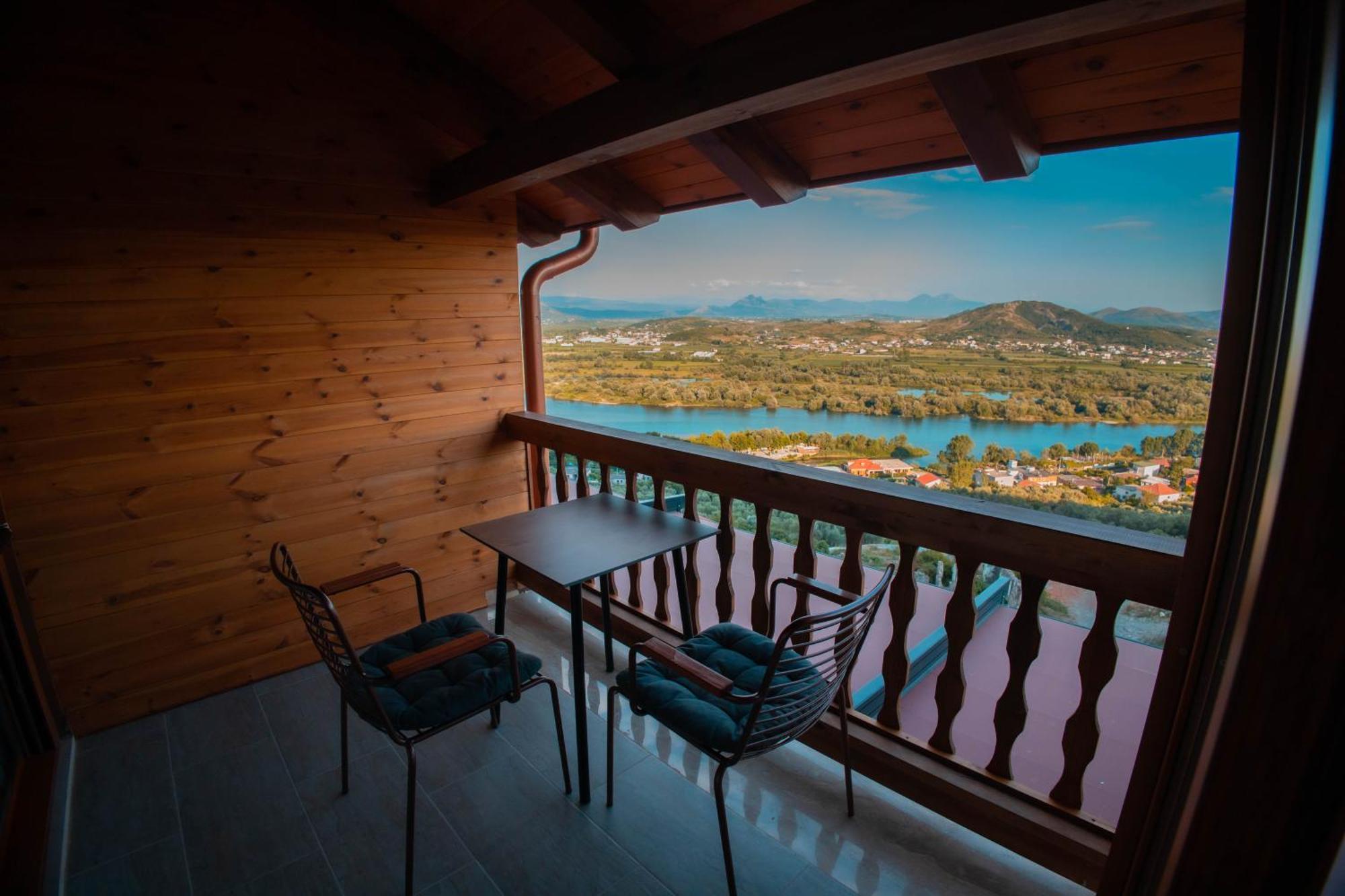 Hotel Shpija E Gjyshit Canaj Dış mekan fotoğraf