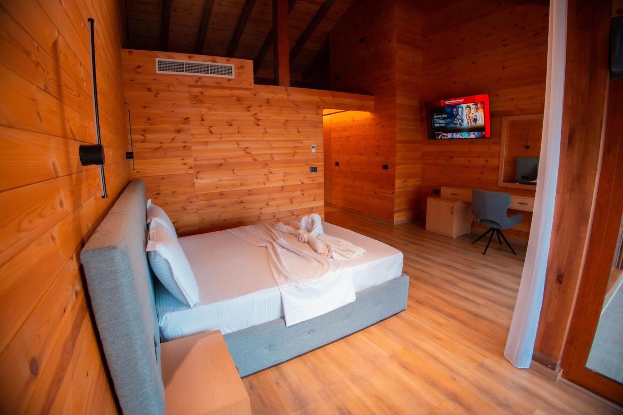 Hotel Shpija E Gjyshit Canaj Dış mekan fotoğraf