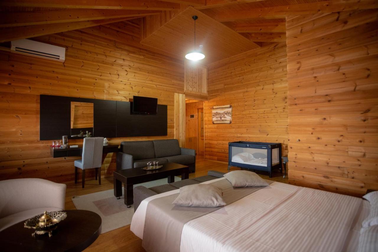 Hotel Shpija E Gjyshit Canaj Dış mekan fotoğraf