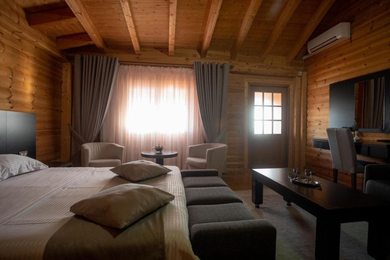 Hotel Shpija E Gjyshit Canaj Dış mekan fotoğraf