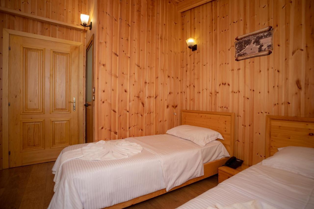 Hotel Shpija E Gjyshit Canaj Dış mekan fotoğraf