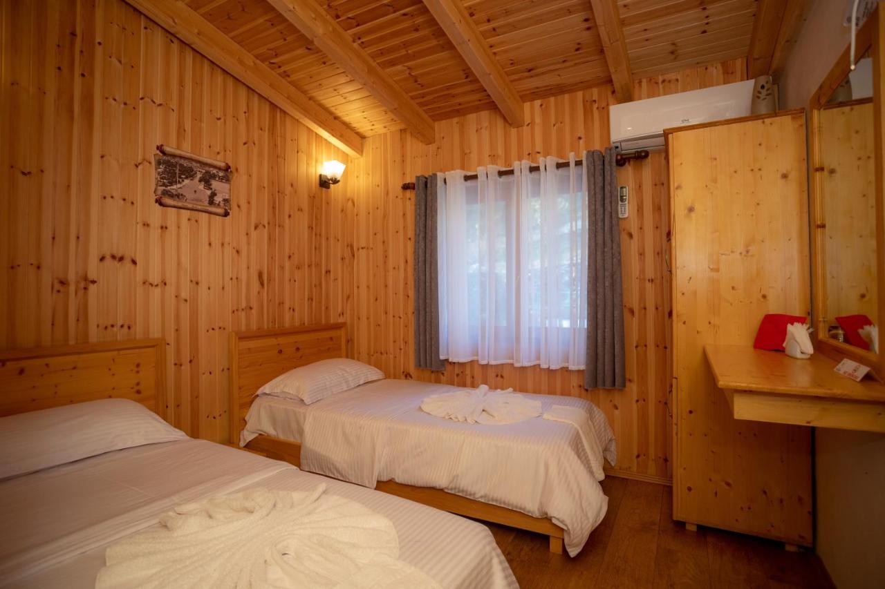 Hotel Shpija E Gjyshit Canaj Dış mekan fotoğraf