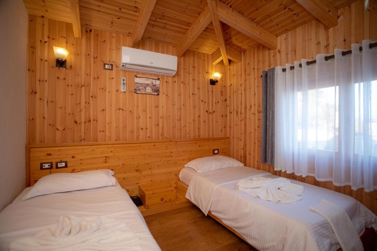 Hotel Shpija E Gjyshit Canaj Dış mekan fotoğraf