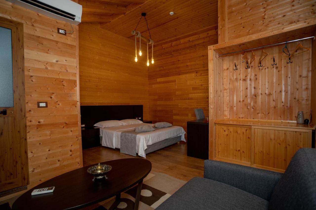 Hotel Shpija E Gjyshit Canaj Dış mekan fotoğraf