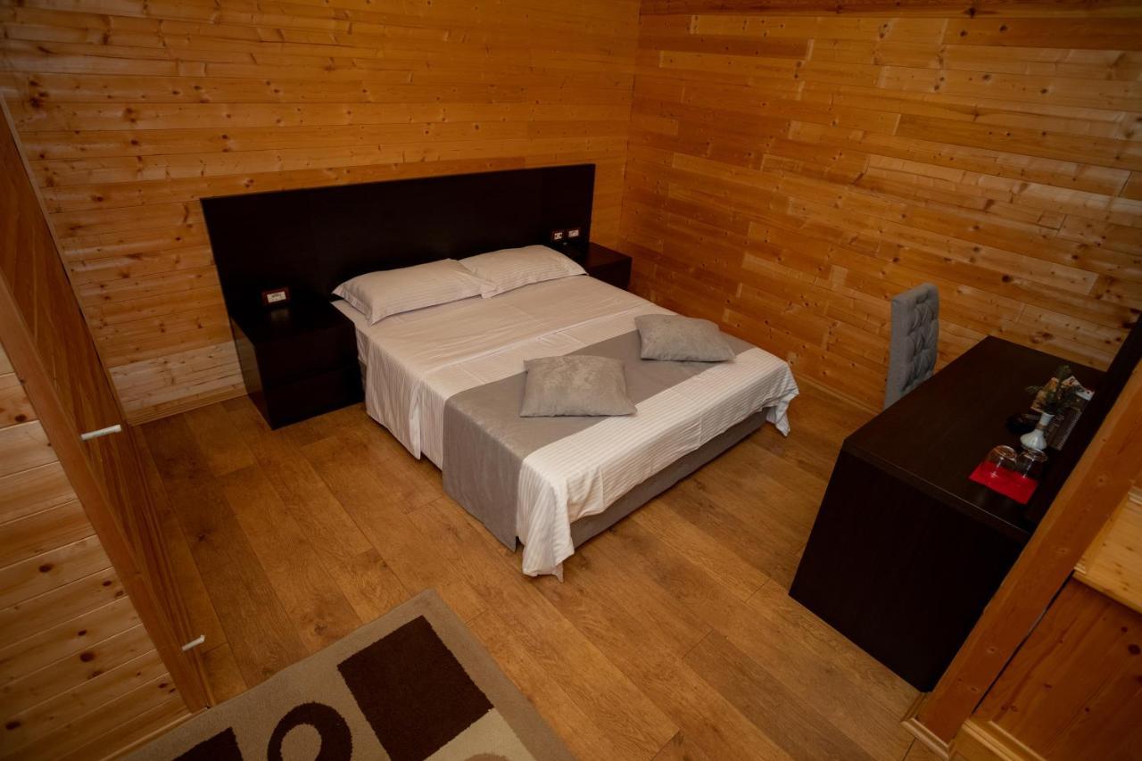 Hotel Shpija E Gjyshit Canaj Dış mekan fotoğraf