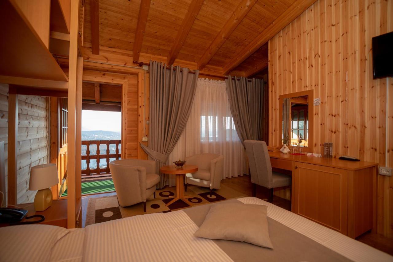 Hotel Shpija E Gjyshit Canaj Dış mekan fotoğraf