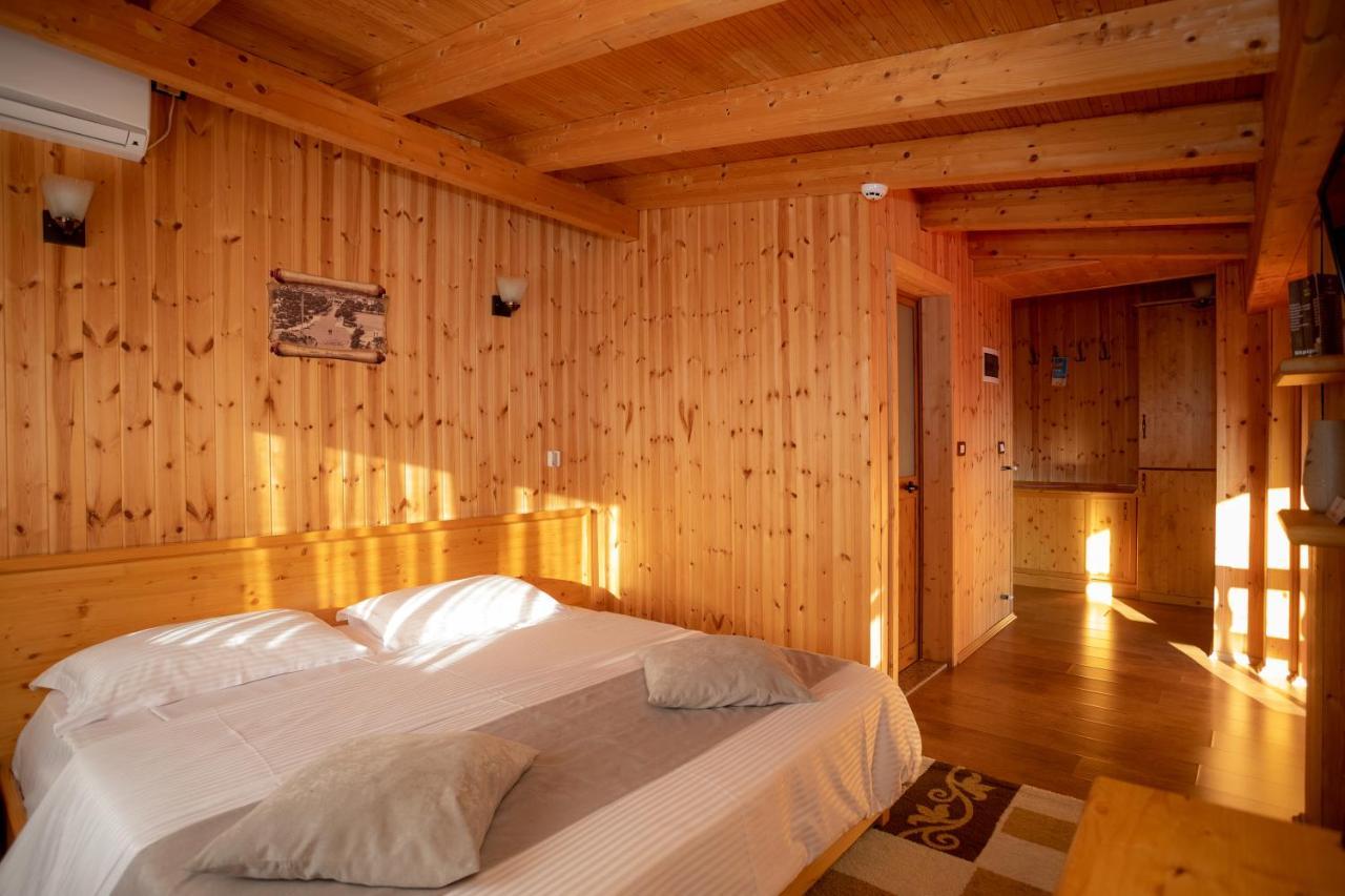 Hotel Shpija E Gjyshit Canaj Dış mekan fotoğraf