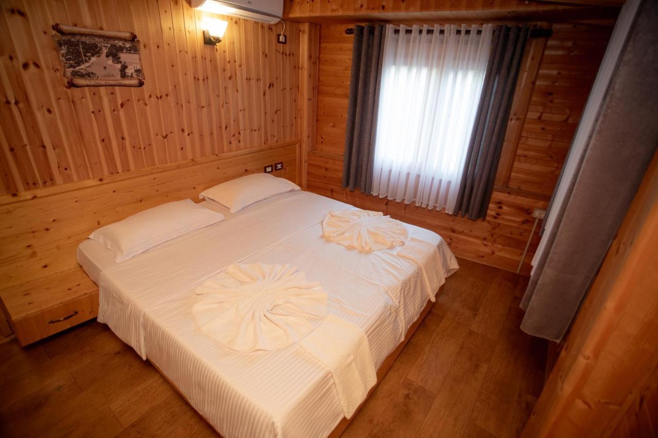 Hotel Shpija E Gjyshit Canaj Dış mekan fotoğraf