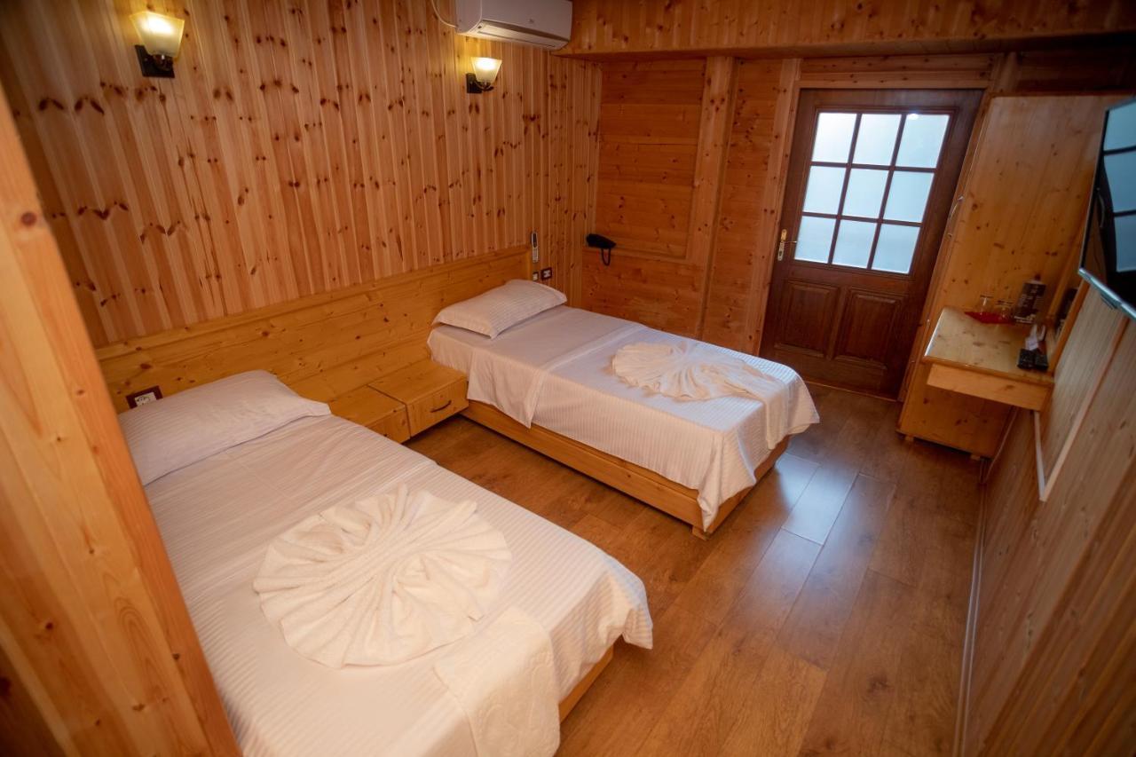Hotel Shpija E Gjyshit Canaj Dış mekan fotoğraf