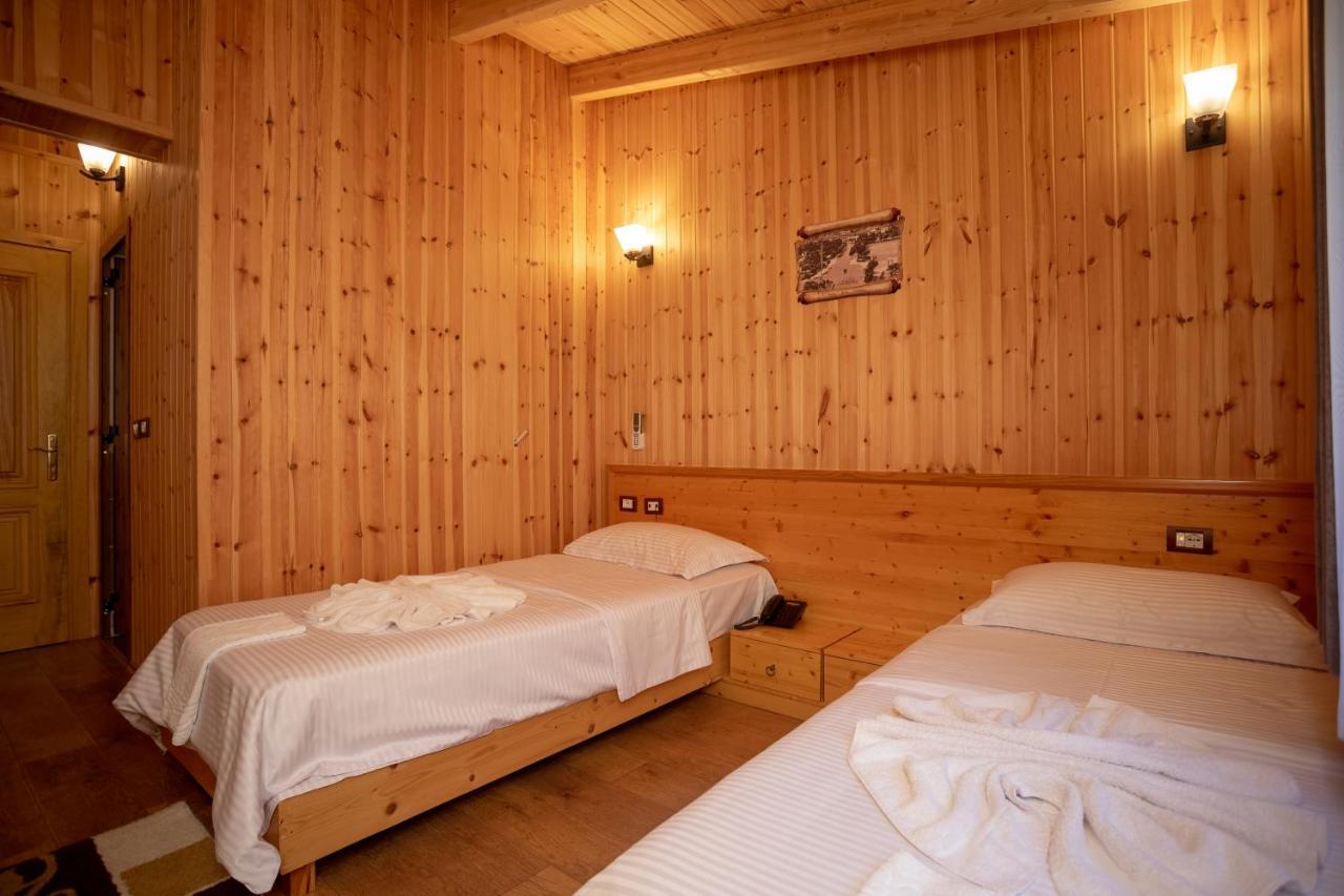 Hotel Shpija E Gjyshit Canaj Dış mekan fotoğraf